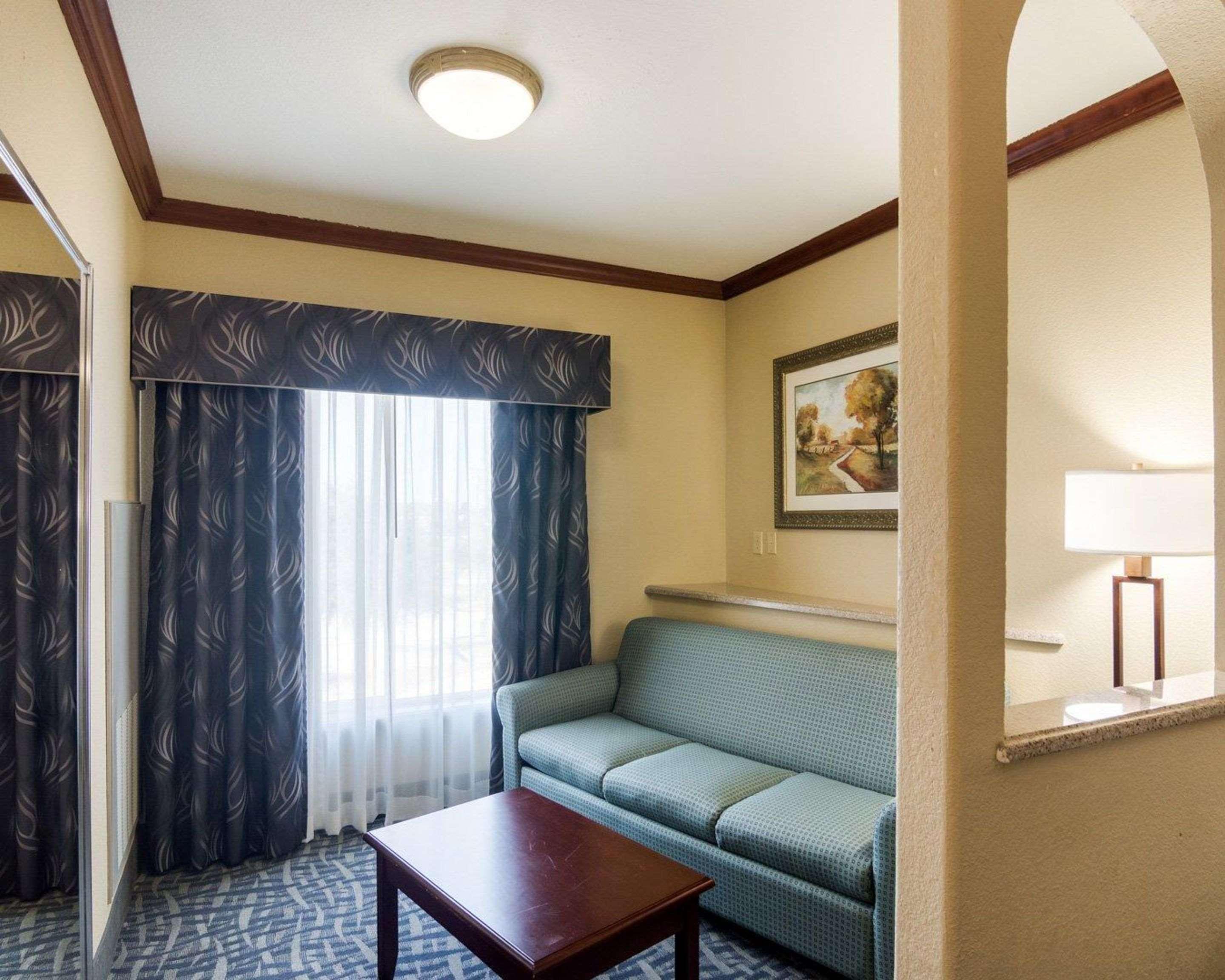 Comfort Suites Гейнсвил Екстериор снимка