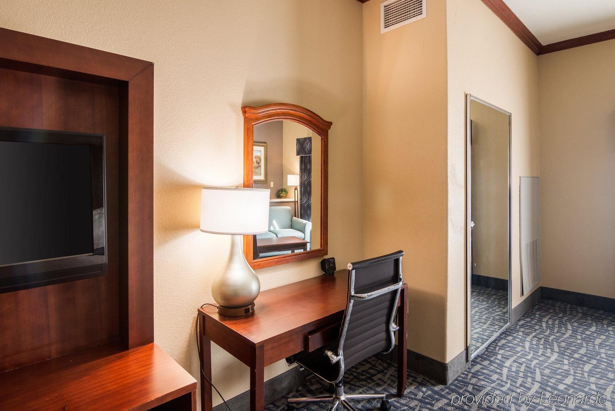 Comfort Suites Гейнсвил Екстериор снимка